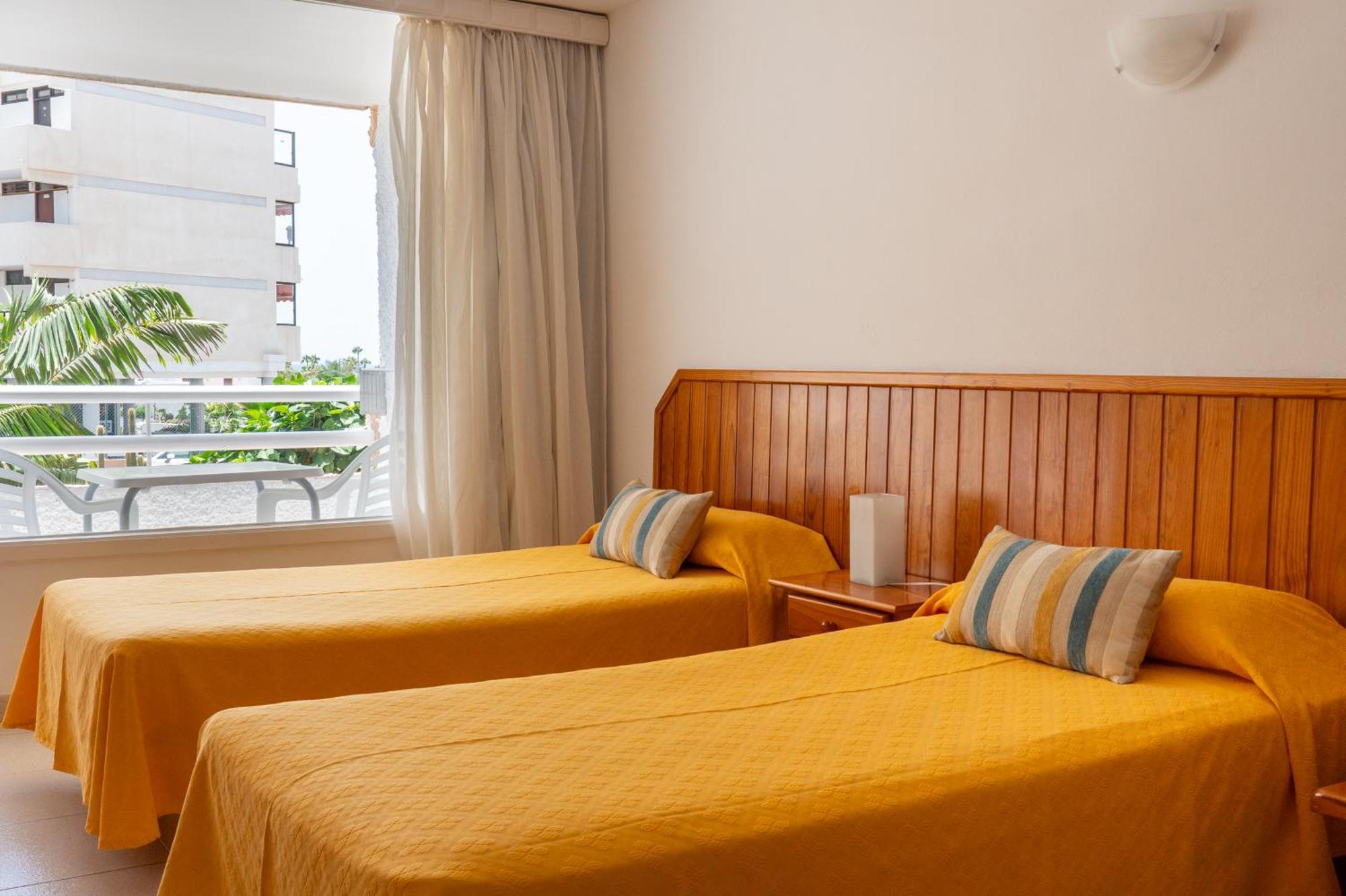 Apartamentos Borinquen プラヤ・デ・ラス・アメリカス エクステリア 写真
