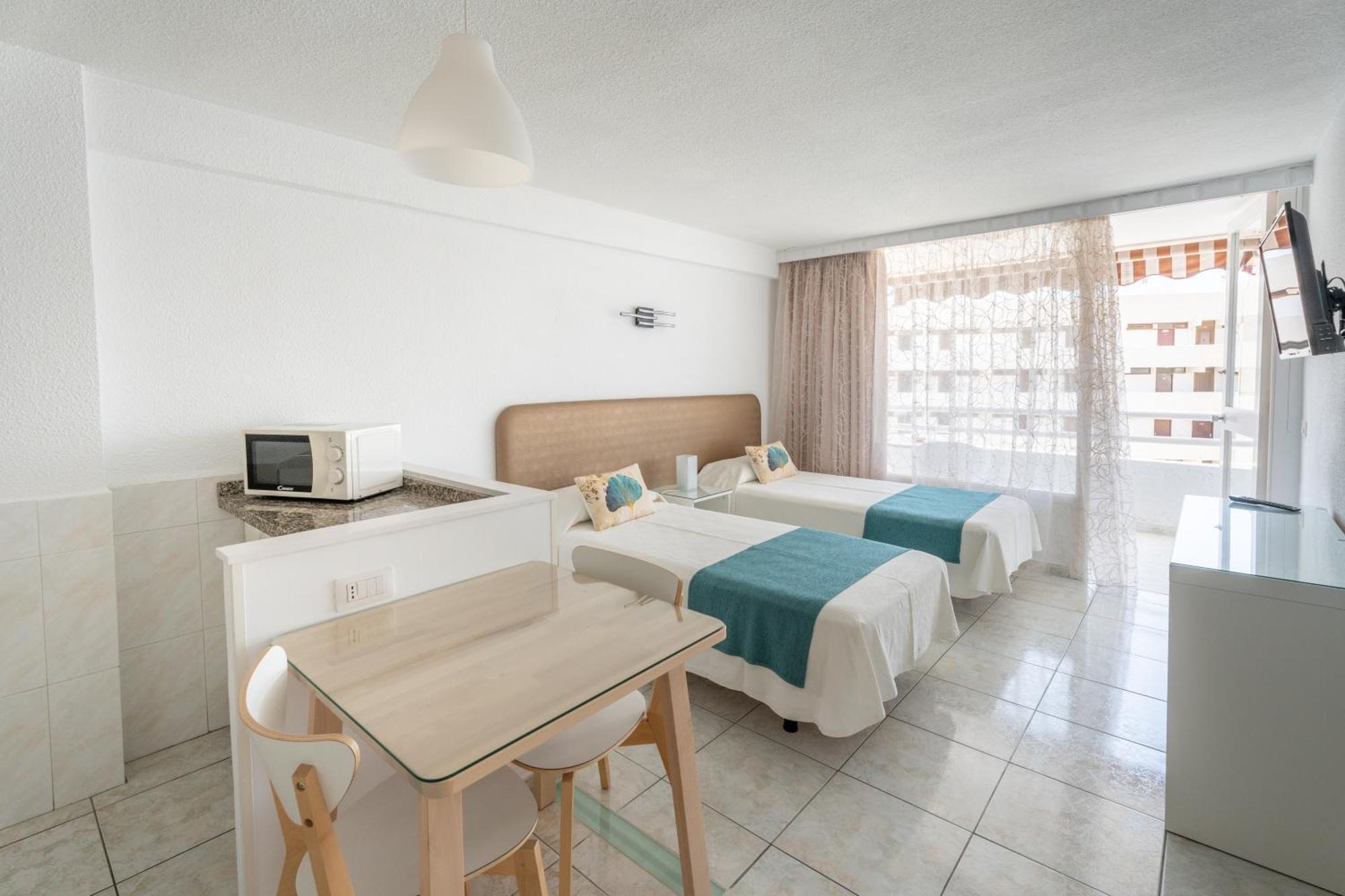 Apartamentos Borinquen プラヤ・デ・ラス・アメリカス エクステリア 写真