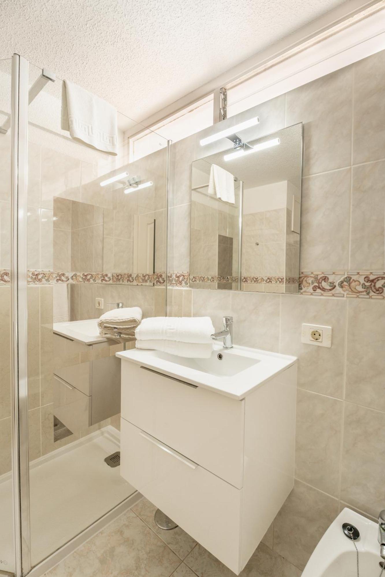 Apartamentos Borinquen プラヤ・デ・ラス・アメリカス エクステリア 写真