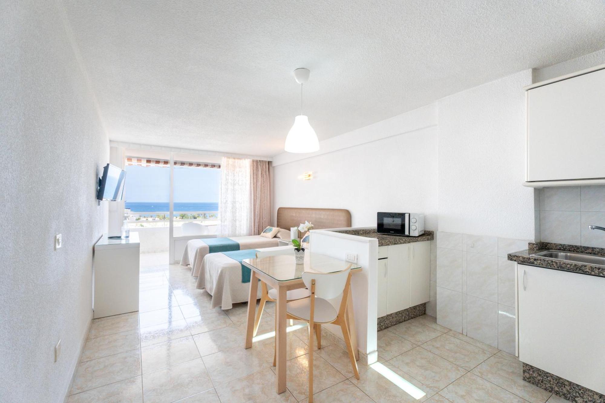 Apartamentos Borinquen プラヤ・デ・ラス・アメリカス エクステリア 写真