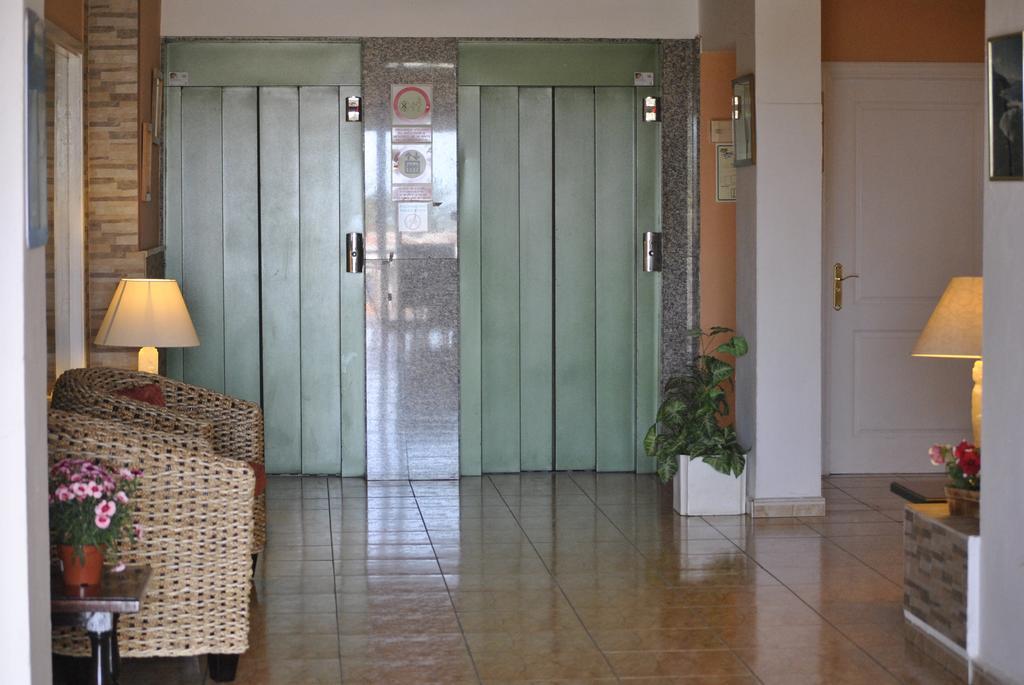 Apartamentos Borinquen プラヤ・デ・ラス・アメリカス エクステリア 写真
